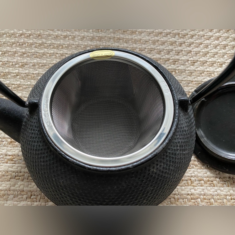 Iwachu Japanese cast iron Tetsubin teapot, Hobnail black - Picture 8 of 15